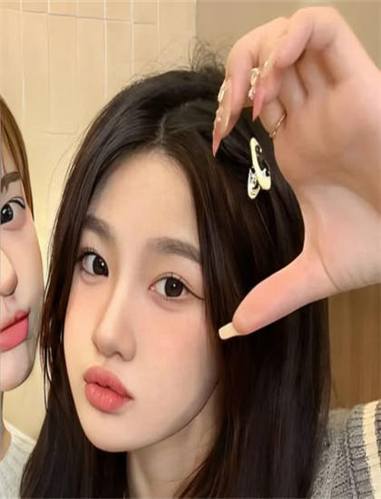 文化研究：《进击！春日三班》如何展现东西方文化的碰撞与融合 探索艺术与文化的互动关系