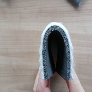 電子交聯(lian)聚乙烯墊(nian)複合納米(mǐ)二氧化矽(xi)保溫氈