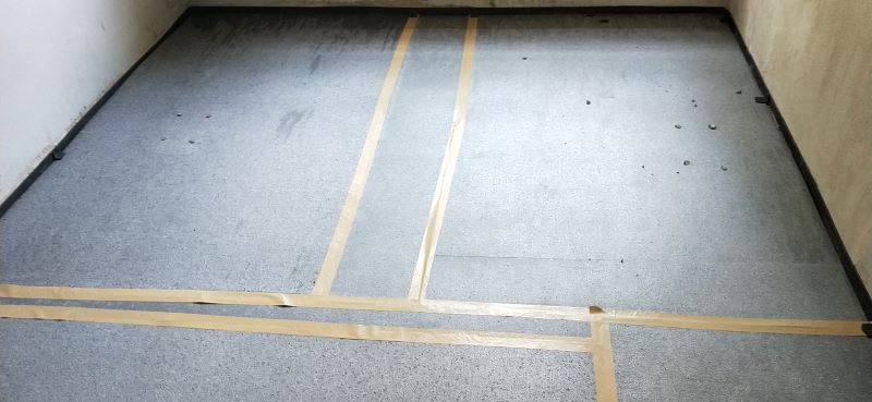 濱江錦粼府(fǔ)現場改性聚(ju)丙烯保溫隔(gé)聲闆鋪設圖(tú)2