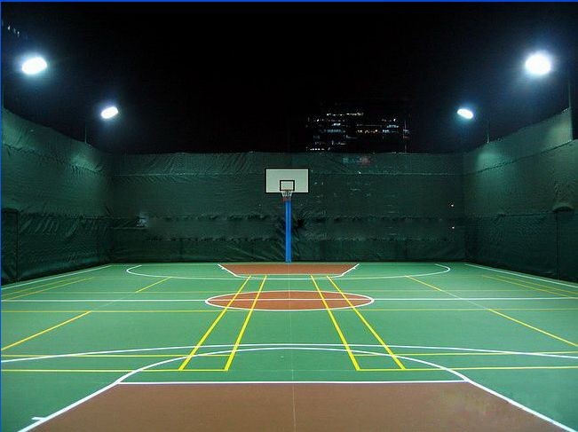 樓頂(ding)籃球場(chǎng)